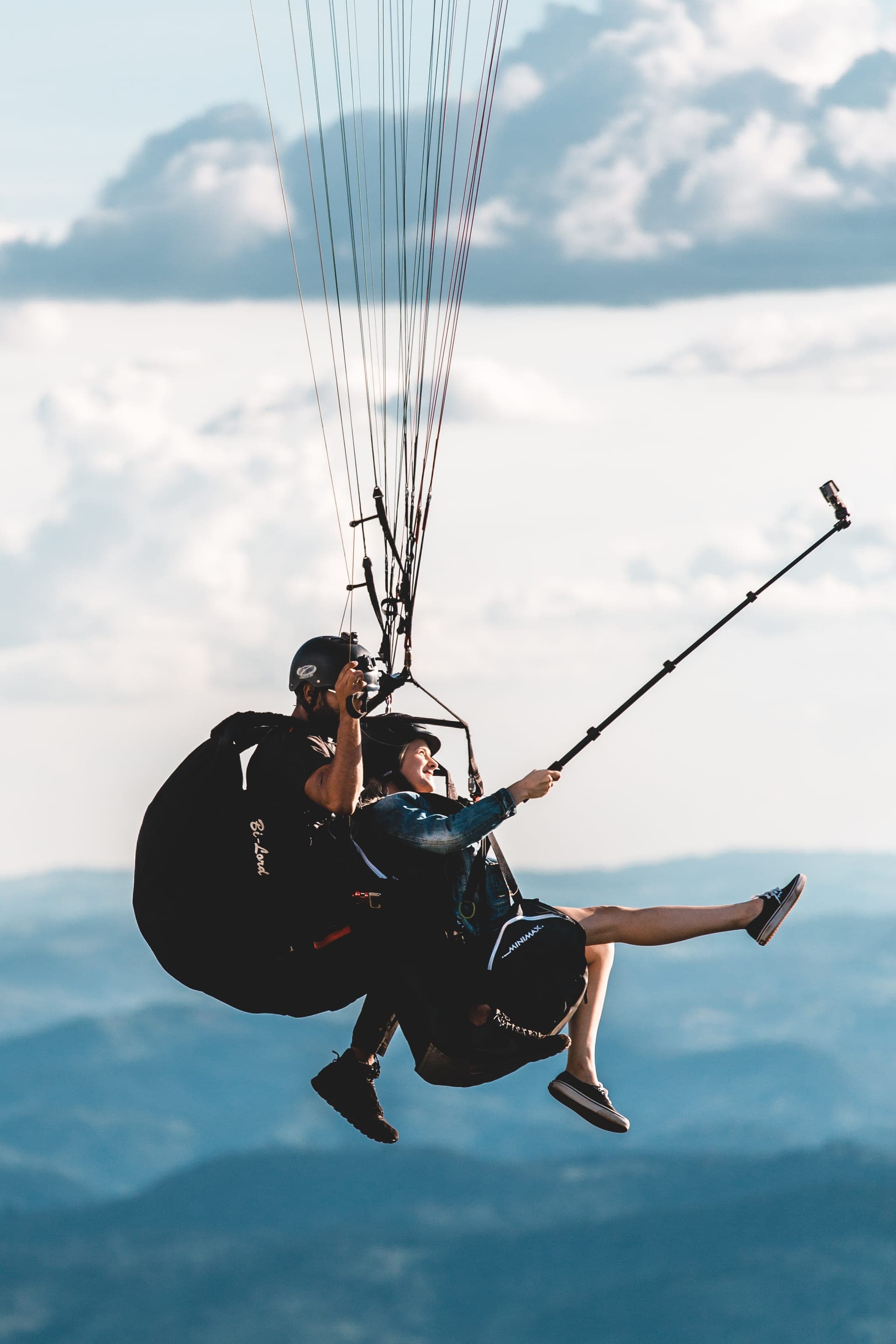 Voo duplo de parapente na Serra da Moeda